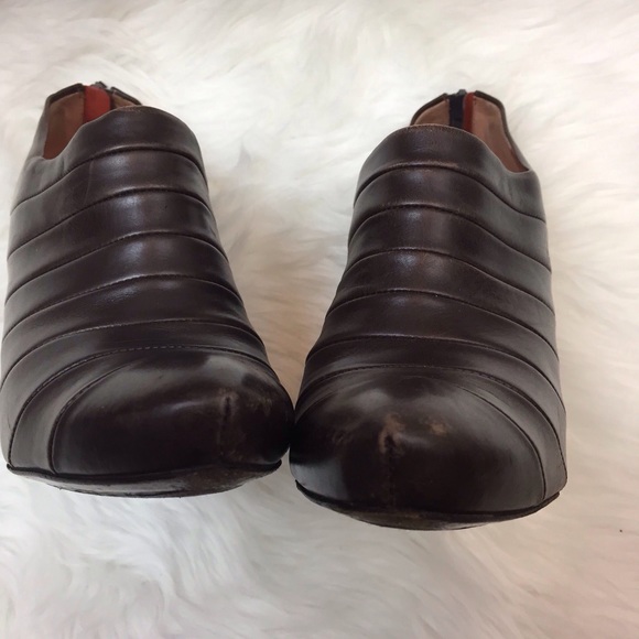 🇺🇸Luis Vuitton Brown Leather Heel Booties - Picture 5 of 8